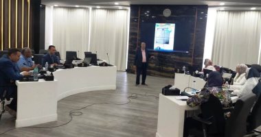 محافظ أسوان يتابع ختام أعمال تقييم لجنة تنفيذ مبادرة المشروعات الخضراء