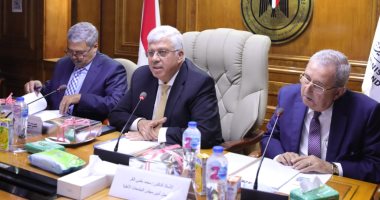وزير التعليم العالى يوجه أعضاء هيئة التدريس بالتواجد بالجامعات الأهلية من اليوم الأول للدراسة