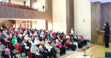 وحدة مناهضة العنف بجامعة جنوب الوادى تشارك بندوة "المرأة والتغيرات المناخية" 