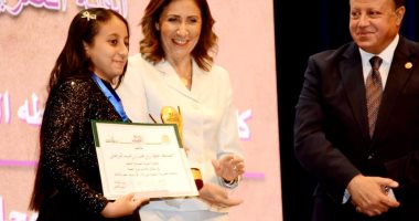 "كارمن" بنت دمياط تفوز بجائزة المبدع الصغير فى مجال القصة.. صور وفيديو