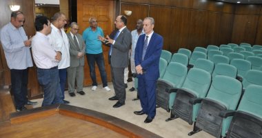رئيس جامعة حلوان يتفقد كليات الجامعة قبل ساعات من انطلاق العام الدراسى