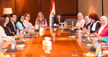 وزيرة الهجرة تستقبل الرئيس التنفيذى للأكاديمية الوطنية للتدريب 