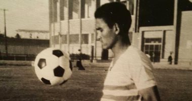 بفانلة الزمالك.. أكرم حسنى يحتفل بذكرى ميلاد والده الراحل: أغلى وأحن أب