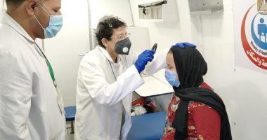 تقديم الخدمات الطبية لـ1880 حالة خلال قافلة طبية بقرية كوم اللوفى بالمنيا