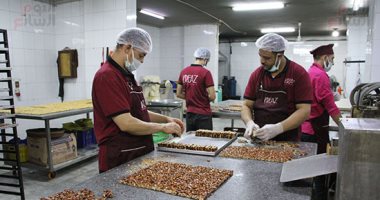 بلد الحلويات.. أسرار صناعة العروسة والحصان فى طنطا احتفالا بالمولد النبوى
