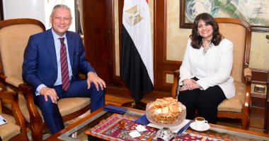وزيرة الهجرة تستقبل مساعد وزير الخارجية لبحث التعاون فى الملفات المشتركة