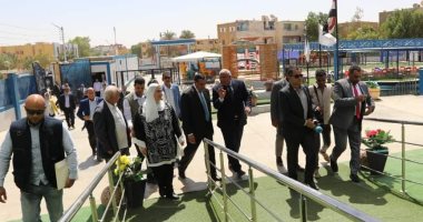 وزراء التضامن والتنمية المحلية والزراعة يتفقدون "بيوت الطلبة" في الخارجة 