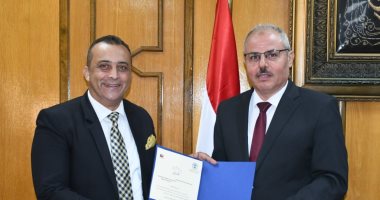 تامر نبيل عميداً للكلية المصرية الصينية للتكنولوجيا التطبيقية بجامعة قناة السويس