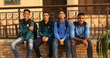 طلاب الجيزة ينتظمون فى أول أيام العام الدراسى الجديد.. صور