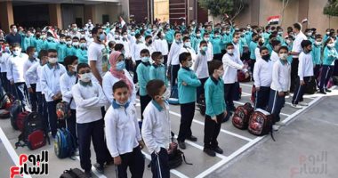 بدء العام الدراسي الجديد بمدارس الفيوم.. صور