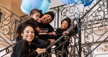 بعد مرور أقل من شهر على مولوده الـ9 .. نيك كانون يرزق بـ"الـ10"