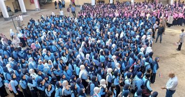 مدارس الجيزة تتزين لاستقبال طلابها فى العام الدراسي الجديد.. صور