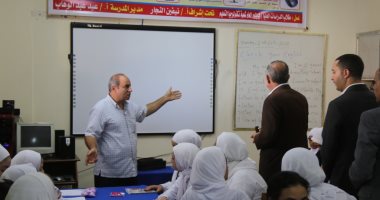 محافظ كفر الشيخ يتفقد المدارس ويوجه بتفعيل مجموعات التقوية.. صور