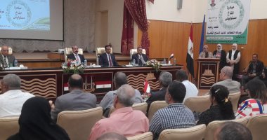محافظ أسوان يدشن مبادرة "المناخ مسئوليتى" لنشر الوعى البيئى.. صور