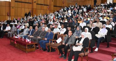 رئيس جامعة قناة السويس يفتتح برنامج استقبال بجامعة الإسماعيلية الجديدة الأهلية