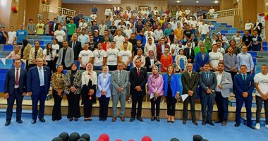 وزير التعليم العالى يتلقى تقريرا عن بدء الأسبوع التعريفى بجامعة المنصورة الجديدة