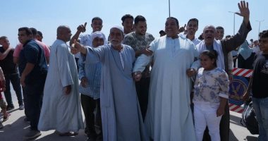 شاهد .. النائب طارق الخولى ينشر صورا للمفرج عنهم بالعفو الرئاسي الأخير