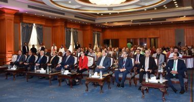 وزير التنمية المحلية يفتتح مؤتمر أسوان لمدن التعلم بحضور 4 محافظين.. صور