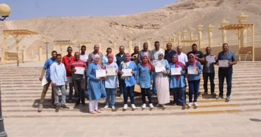 برنامج تدريبى للتدريب على أعمال الحفائر يقود لكشف أثرى لمقبرة من العصر البطلمى