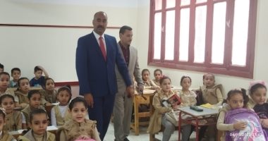 مدير تعليم المنوفية يتفقد انتظام العملية التعليمية بمدارس أشمون.. صور