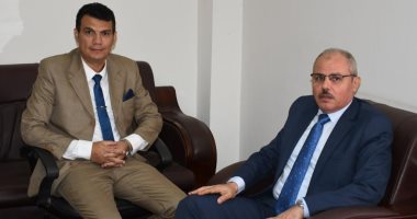 مبنى جديد لطلاب الألسن بجامعة قناة السويس.. ورئيس الجامعة يتابع سير العملية التعليمية
