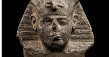 عرض تمثال فرعونى من الجرانيت للبيع فى مزاد علنى بأمريكا.. شاهده