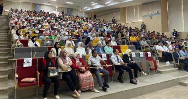 وزير التعليم العالى يستعرض تقريرًا حول تنظيم أسبوع تعريفى بجامعة الملك سلمان 