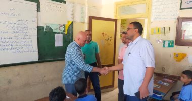مدير إدارة قنا التعليمية يتفقد مدرسة المعنى الابتدائية الجديدة