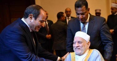 الرئيس السيسى يكرم عددًا من رموز الدعوة خلال احتفالية المولد النبوى الشريف