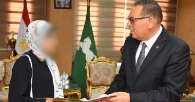 محافظ الشرقية يسلم وحدة سكنية لإحدى السيدات الأولى بالرعاية بمركز منيا القمح