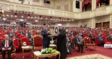 الرئيس السيسي: علينا ترجمة مكارم الأخلاق إلى سلوك ودستور عملى وواقع ملموس
