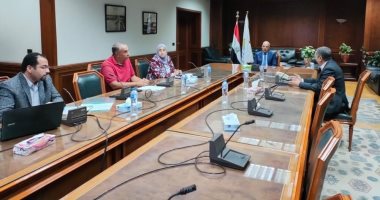 وزير الرى يبحث إجراءات الوزارة فى تأهيل ترعة الفليفلة ومخر وادى سنور