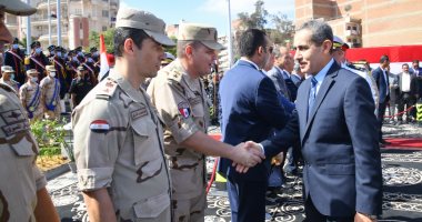 محافظ الغربية يضع إكليل الزهور على النصب التذكارى بمناسبة نصر أكتوبر 