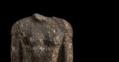 تمثال مصرى قديم بلا رأس للبيع فى مزاد كريستيز