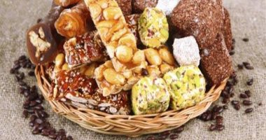 ماذا يحدث في جسمك عند الإفراط في تناول حلويات المولد؟  
