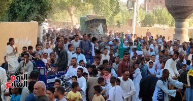 أهالى الأقصر يحتفلون بالليلة الختامية للمولد النبوى بالخيول والهودج