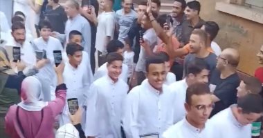 ممر شرفى لـ149 من حفظة القرآن الكريم بقرية كفر العزيزية بالغربية.. صور