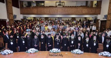 البابا تواضروس يفتتح العام الدراسى الجديد وتخريج دفعة جديدة بأكليريكية الإسكندرية