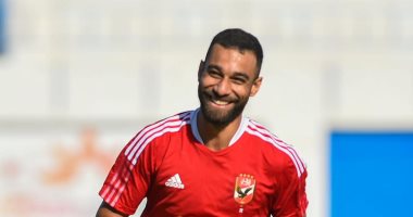السولية وسافيو ينتظمان فى مران الأهلي بعد التعافى من آلام السمّانة والركبة