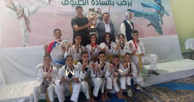  أبطال تايكوندو بكفر الشيخ يحصدون كأس بطولة وسط الدلتا لـ"البومزا"
