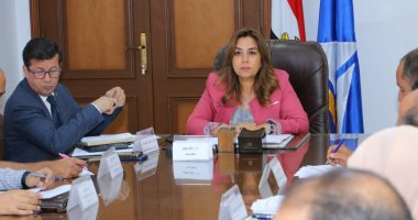 محافظ دمياط: الاستعانة بخبراء الإشارة لتدريب أعضاء المحليات للتفاهم مع ذوي الهمم