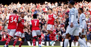 أرسنال ضد ليفربول.. قتل آمال الريدز ومتاعب كلوب حديث صحف إنجلترا