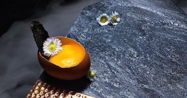 أكلات فرنسية ومعجنات..مطعم أمريكى يقدم قائمة طعام مميزة للكلاب "فيديو وصور"