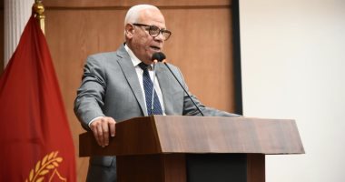 محافظ بورسعيد يستعرض مقترح إنشاء كوبرى علوي جديد على طريق المعاهدة