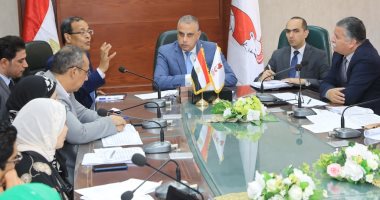 محافظ سوهاج يترأس اجتماع المجلس الإقليمي للسكان