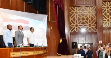 محافظ أسوان يعلن اعتماد 320 مليون جنيه لتغطية المسافة المتبقية من مصرف السيل