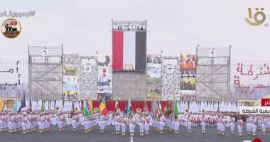 خريجو كلية الشرطة يكتبون بأجسادهم: "شرطة عصرية.. أمة أبية"