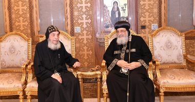 البابا تواضروس يستقبل أسقف ورئيس دير البراموس بوادى النطرون