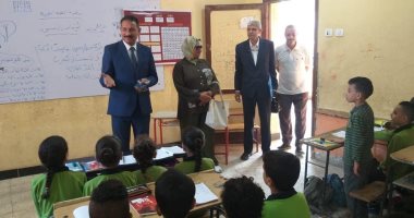 مدير تعليم الجيزة يؤكد ضرورة تنظيم دخول وخروج الطلاب خلال اليوم الدراسى