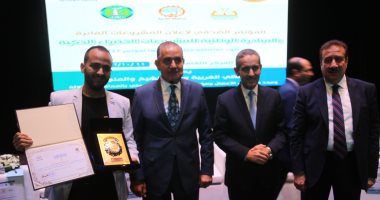 محافظ كفر الشيخ يكرم أصحاب مشاريع المبادرة الوطنية للمشروعات الخضراء الذكية ..صور